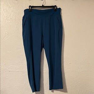 Eddie Bauer Women's Teal Cropped Pants